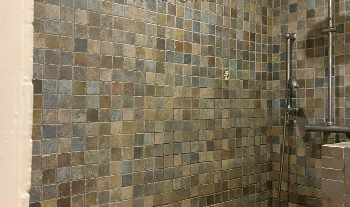 71708334.jpg