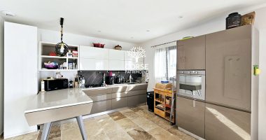 f8405f52-1.jpg